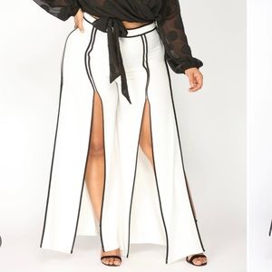 Fashion nova Catalina wide slit pants.NWT